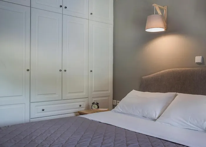 Emily Sami (Kefalonia)