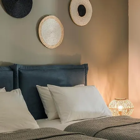 Emily Holiday home *